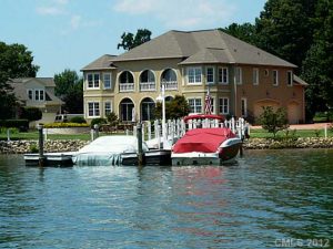 203 West Paces RD